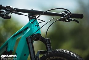 Die Züge des Urta Hybrids klappern schon bei geringen Erschütterungen sehr laut.