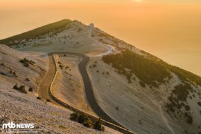 Am Morgen dieses Tages bin ich mit dem Rennrad hoch auf den legendären Mont Ventoux und habe mich dabei auch dank viel zu kleiner Kassette so gar nicht wie Pogacar gefühlt.