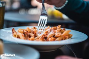 Selbiges gilt natürlich auch für die Pasta. Oder die Hotel-Buchung. Oder das Shuttle-Unternehmen