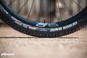 Der XRC 1501 Laufradsatz macht mit den Rekon Race Reifen eine gute Figur.