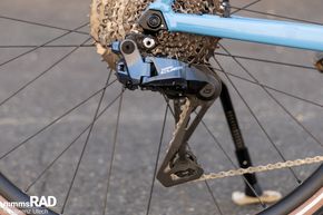 Die neue Shimano Q’Auto, bestehend aus Cues Di2-Schaltwerk …