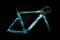 Oltre RC in Blumarine Drip‑Look: Neue Officina Bianchi Designs bei der TdF