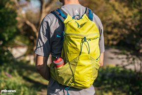 Mit 18 l fällt der Vaude Trail Spacer relativ voluminös aus