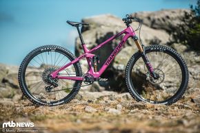 Ob man die neusten Fahrradteile über die Grenze schmuggeln, oder einfach nur Spaß auf den Trails haben will, ist egal. Das Transition Smuggler ist in jedem Fall eine gute Wahl.