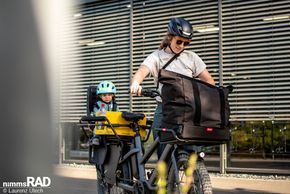 Schieben gelingt mit dem Boost unter Beladung ausbalanciert und kinderleicht.