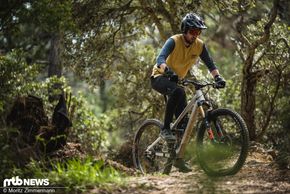Bergauf macht das Jibb V2 eine gute Figur, wenngleich es deutlich leichtere Trail-Bikes gibt