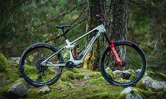 Titelbild für Artikel: Transition Relay PNW E-MTB im Test: Vollgas-Relais unter Dauerstrom