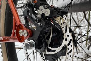 ... und XT BR-M755 Sätteln zum Einsatz