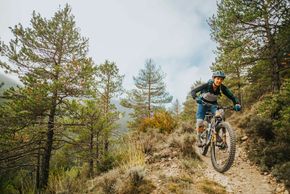 pyrenees-orientales-altitude-adventures-mtb-outsideisfree-tina-trail
